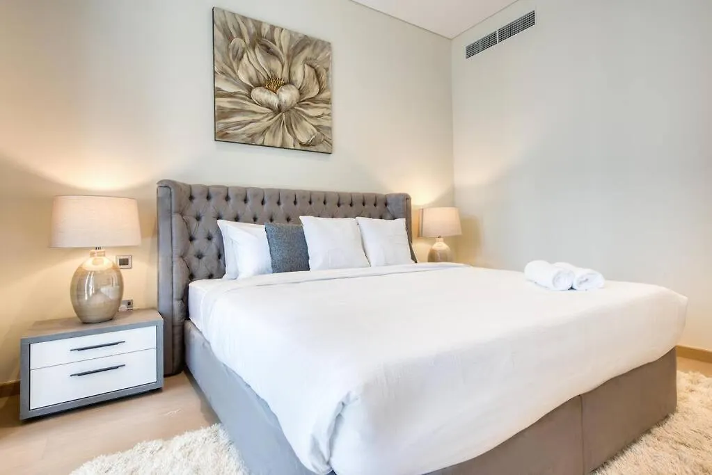 Rh - Beautiful Furnished, Spacious 01 Bedroom Walk To Dubai Mall Apartment